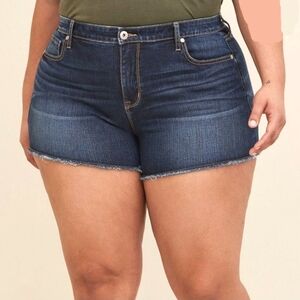 Torrid Blue Medium Wash Vintage Look Raw Hem Shorts Size 22